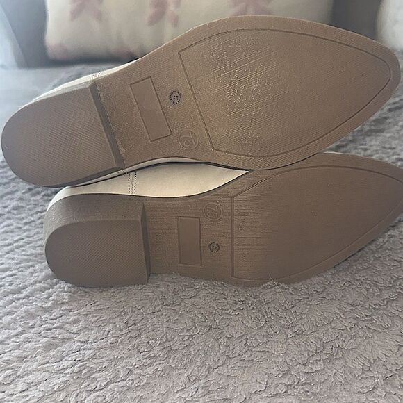 Arizona Women's Meyer Cream Ankle Booties! - Picture 6 of 7